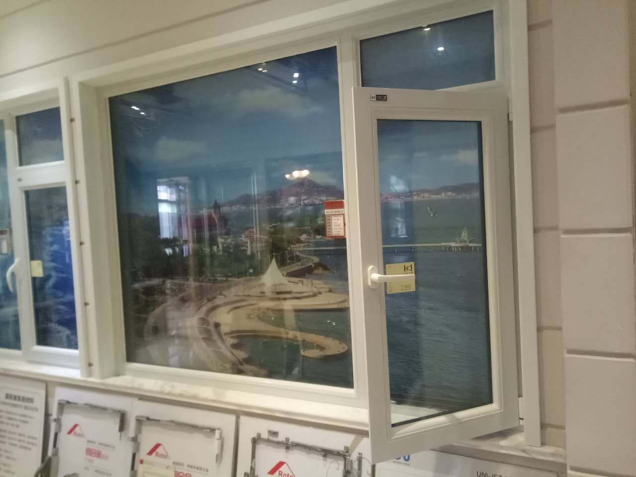 花腔鋁三玻系統隔音窗60系列