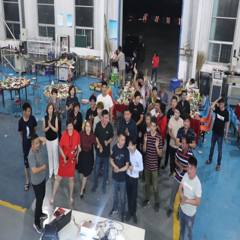 華彩門窗端午節(jié)員工聚餐 華彩門窗端午節(jié)員工聚餐